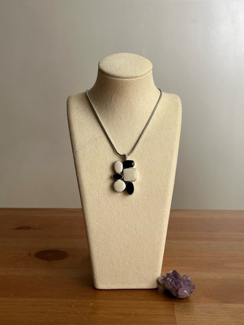 Sarah Coventry vintage necklace silver-tone chain pendant with enamel accents